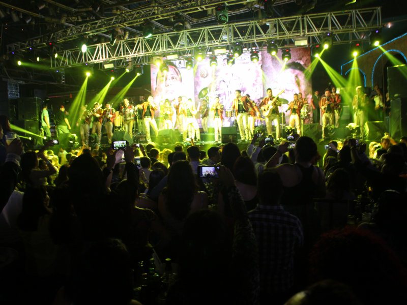 Edwin Luna y La Trakalosa de Mty en Rodeo Sta Fe 2015 048