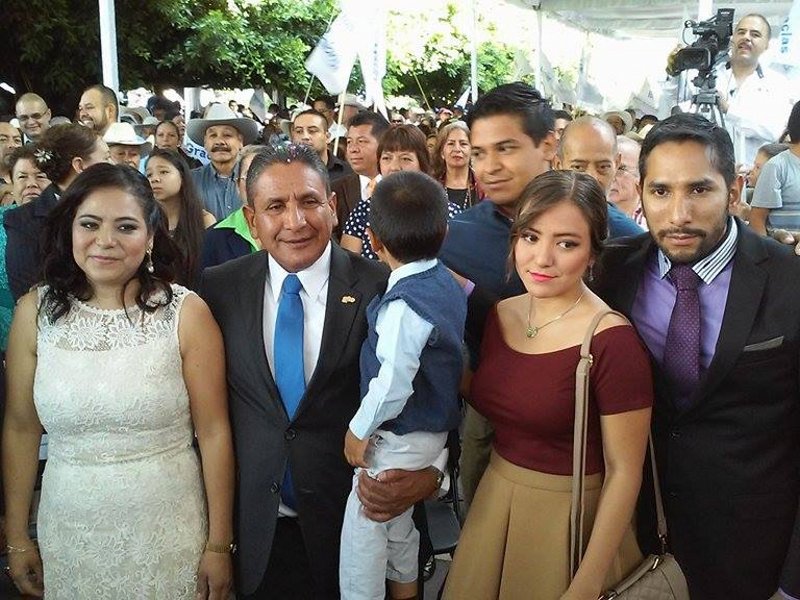 12047328_1072789002765866_469865234_n