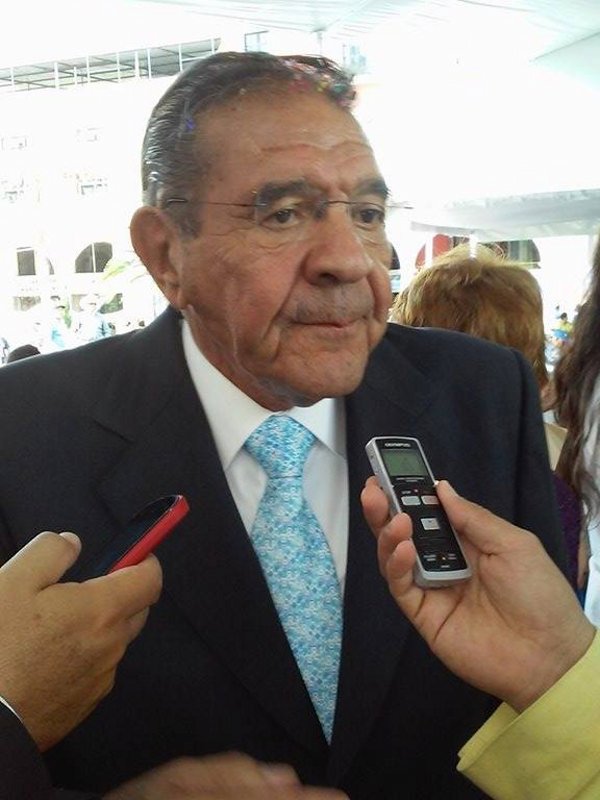 12087496_1072814889429944_1256409422_n