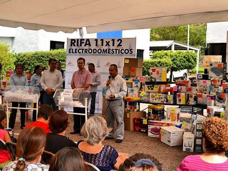 13108611_1629119340745401_1796099900_n