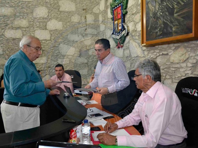 13178841_793822367428678_297027702602368080_n