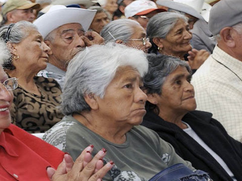 Adultos-mayores-03062015-184011