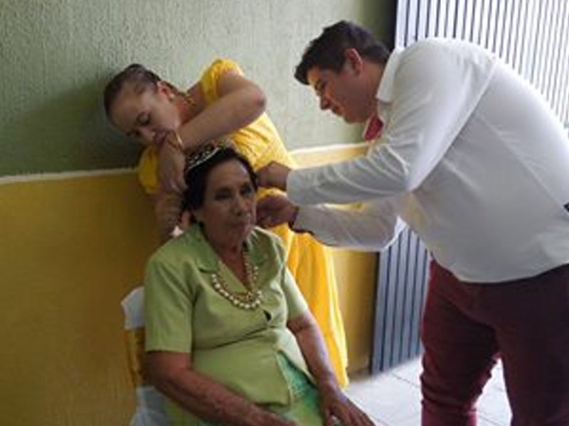 REYNAADULTOSMAYORES1245879